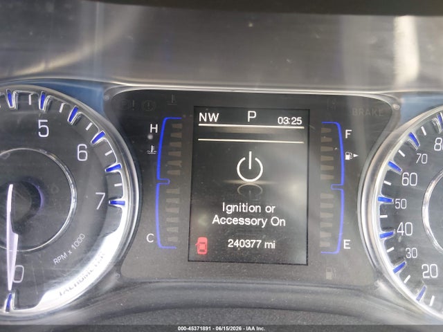 Продажа на аукционе авто 2015 Chrysler 200 Limited, vin: 1C3CCCAB6FN596883, номер лота: 45371891