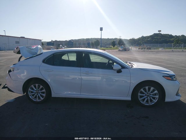 45371912 :رقم المزاد ، 4T1L11AK3LU399446 vin ، 2020 Toyota Camry Le مزاد بيع