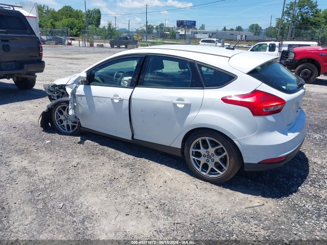Ford FOCUS SE 2015 1FADP3K2XFL318508 Image 3