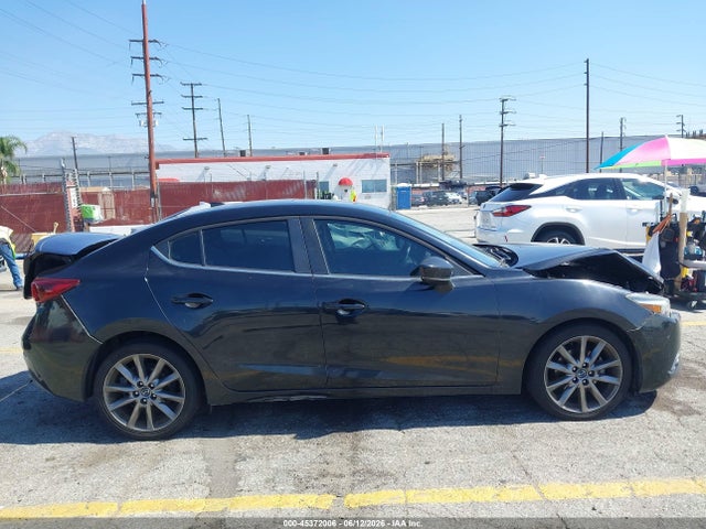 3MZBN1W36JM185796 Mazda Mazda3 Grand Touring