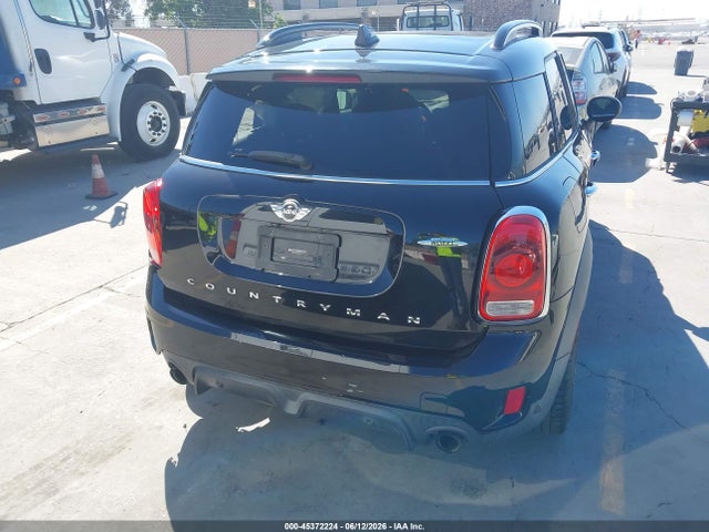 Mini Countryman John Cooper Works 2018 WMZYV9C33J3B91933 Image 17