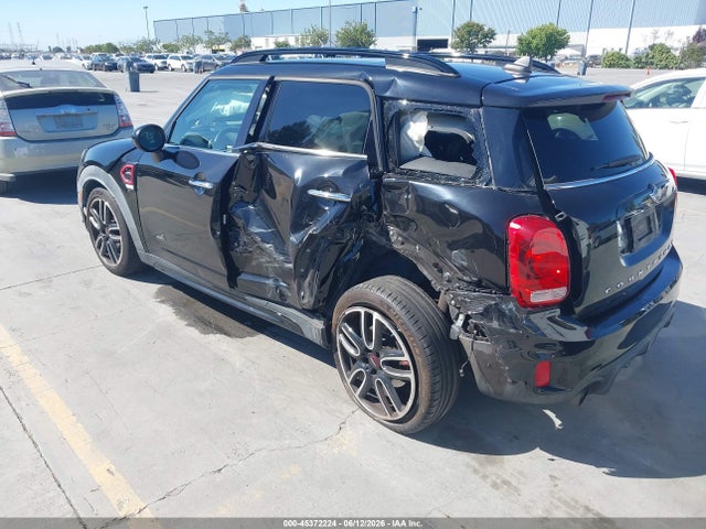 Mini Countryman John Cooper Works 2018 WMZYV9C33J3B91933 Image 3