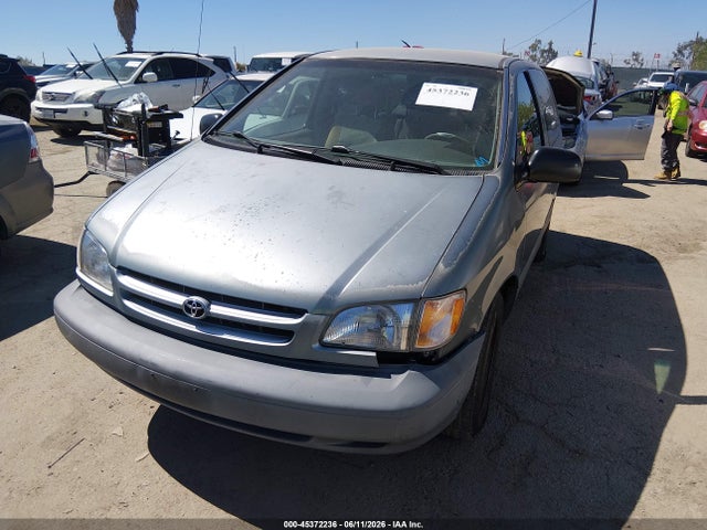 45372236 :رقم المزاد ، 4T3ZF19C6YU211123 vin ، 2000 Toyota Sienna Ce مزاد بيع