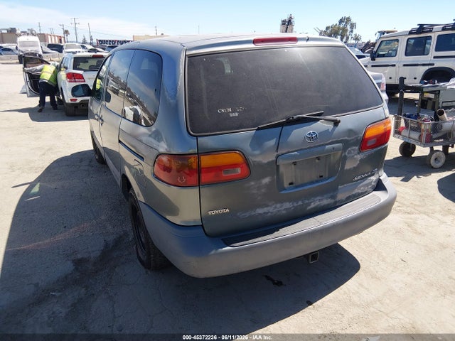 45372236 :رقم المزاد ، 4T3ZF19C6YU211123 vin ، 2000 Toyota Sienna Ce مزاد بيع