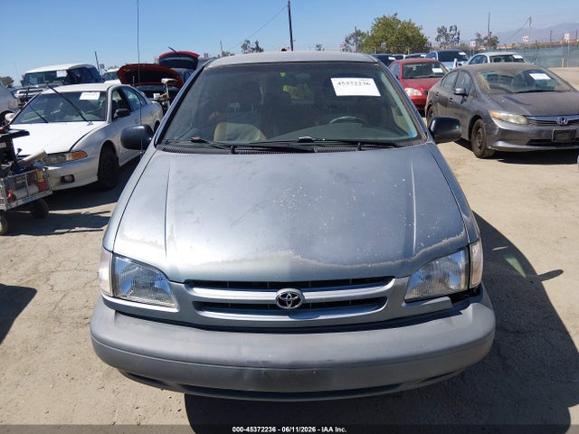 45372236 :رقم المزاد ، 4T3ZF19C6YU211123 vin ، 2000 Toyota Sienna Ce مزاد بيع