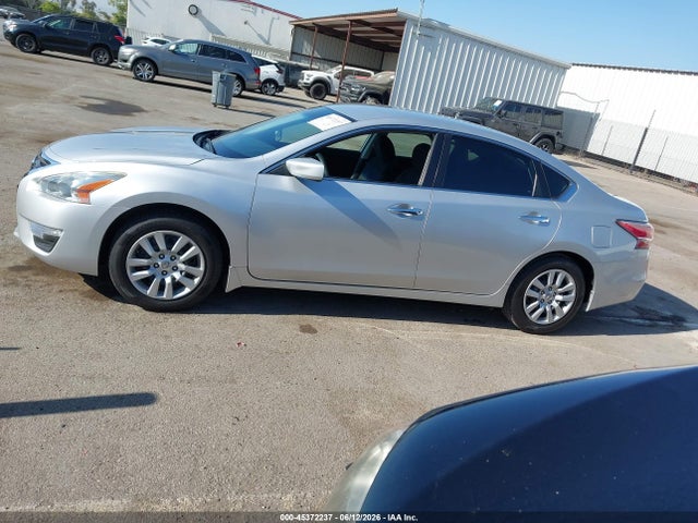 Nissan Altima 2.5 S 2015 1N4AL3AP5FC133004 Image 15