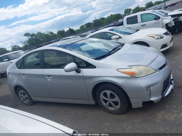 Продаж на аукціоні авто 2014 Toyota Prius Three, vin: JTDKN3DU5E1746471, номер лоту: 45372267