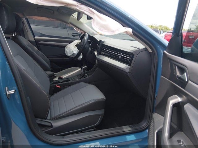 Продажа на аукционе авто 2025 Volkswagen Jetta 1.5t Se, vin: 3VW7X7BU1SM051832, номер лота: 45372357
