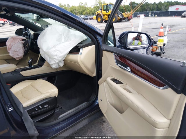 45372393 :رقم المزاد ، 1GYKNCRS5KZ215110 vin ، 2019 Cadillac Xt5 Luxury مزاد بيع