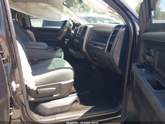 Продажа на аукционе авто 2017 Ram 1500 Express  4x4 5'7 Box, vin: 3C6RR7KT0HG605194, номер лота: 45372501