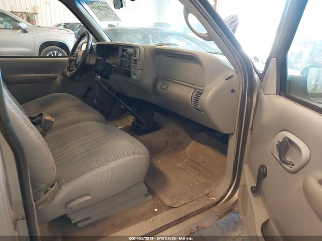 45372619 :رقم المزاد ، 1GTEC19W0WE558663 vin ، 1998 Gmc Sierra 1500 Sl Wideside مزاد بيع