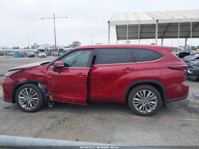 Toyota Highlander Hybrid Platinum 2025 5TDEBRCH4SS653064 Image 15