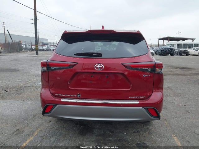 Toyota Highlander Hybrid Platinum 2025 5TDEBRCH4SS653064 Image 17