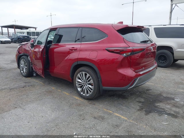 Toyota Highlander Hybrid Platinum 2025 5TDEBRCH4SS653064 Image 3