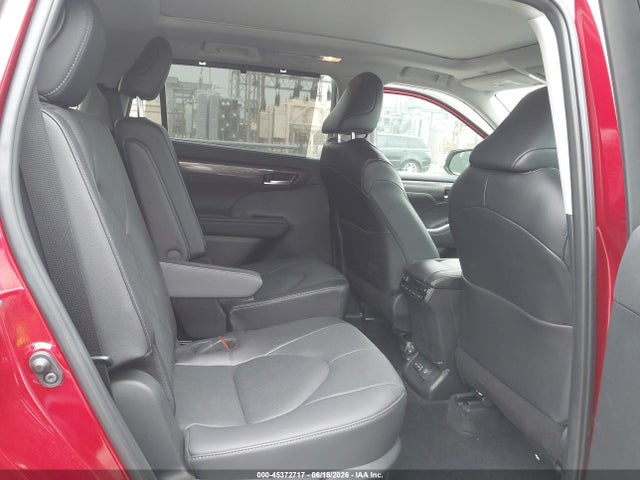 Toyota Highlander Hybrid Platinum 2025 5TDEBRCH4SS653064 Image 8
