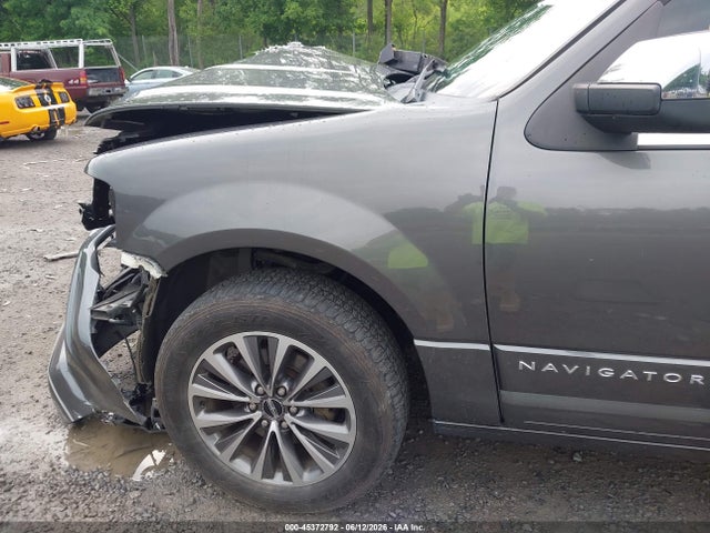 45372792 :رقم المزاد ، 5LMJJ3JT3FEJ05180 vin ، 2015 Lincoln Navigator L مزاد بيع