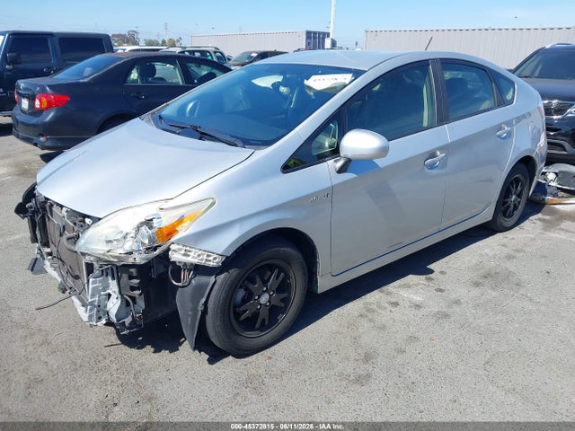 Toyota Prius Two 2014 JTDKN3DU1E0388954 Image 2