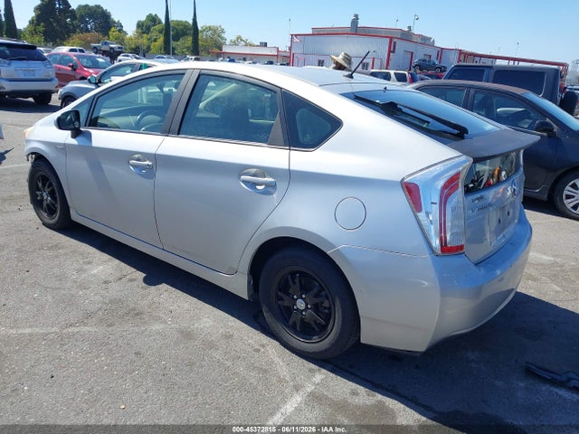 Toyota Prius Two 2014 JTDKN3DU1E0388954 Image 3