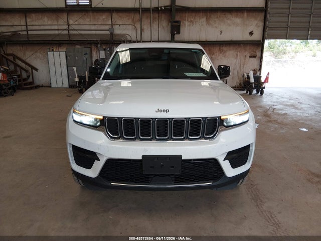 1C4RJHAG3P8886700 Jeep Grand Cherokee Laredo 4x4