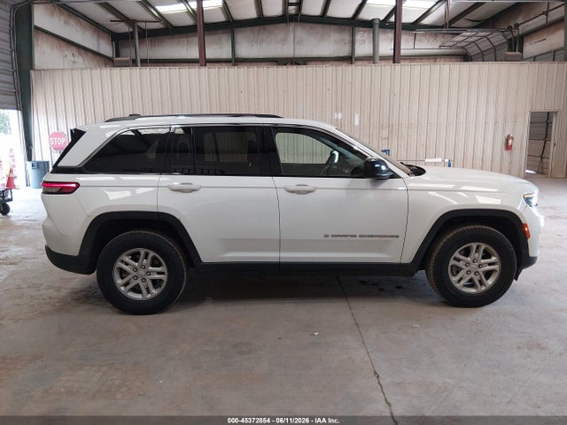 1C4RJHAG3P8886700 Jeep Grand Cherokee Laredo 4x4