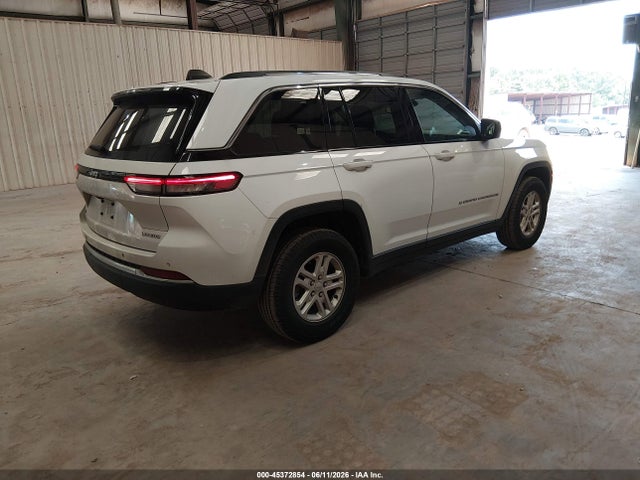 1C4RJHAG3P8886700 Jeep Grand Cherokee Laredo 4x4