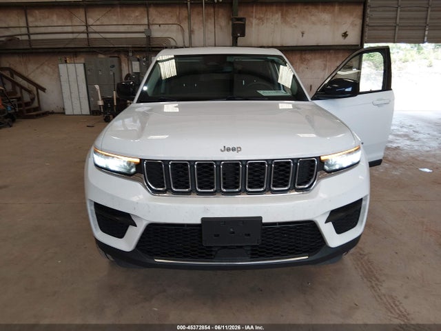 1C4RJHAG3P8886700 Jeep Grand Cherokee Laredo 4x4