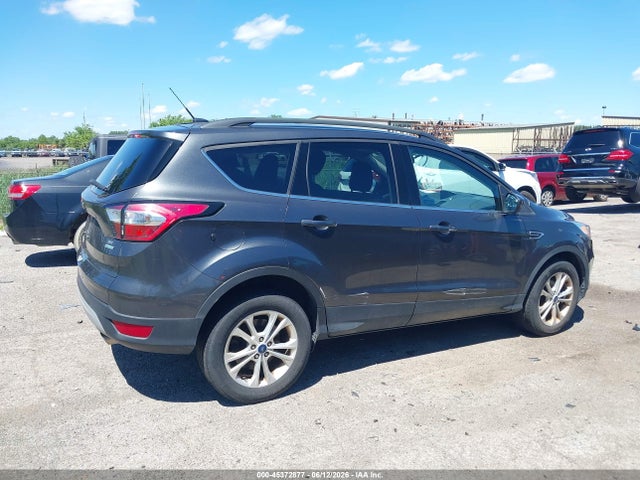 45372877 :رقم المزاد ، 1FMCU0GD5JUD49056 vin ، 2018 Ford Escape Se مزاد بيع