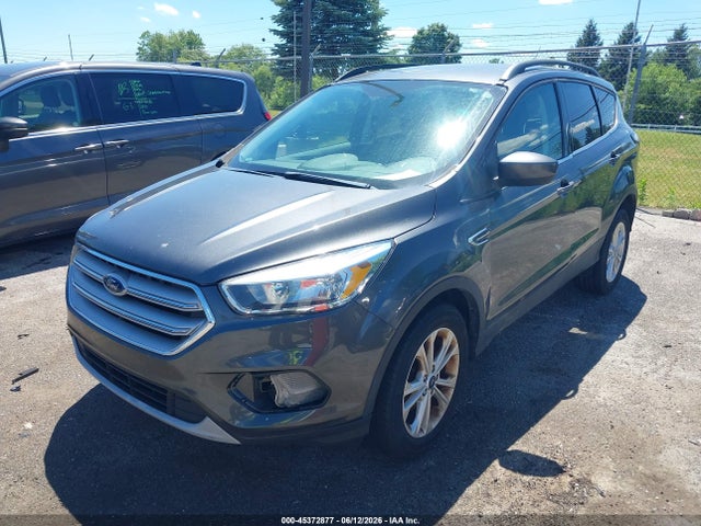 45372877 :رقم المزاد ، 1FMCU0GD5JUD49056 vin ، 2018 Ford Escape Se مزاد بيع
