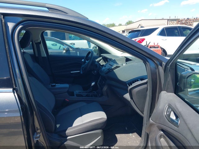 45372877 :رقم المزاد ، 1FMCU0GD5JUD49056 vin ، 2018 Ford Escape Se مزاد بيع