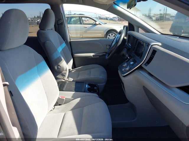 5TDZK3DC0FS613264 Toyota Sienna L 7 Passenger