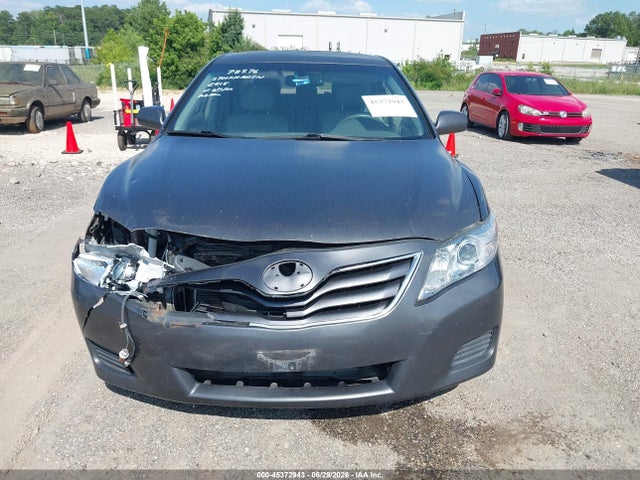 45372943 :رقم المزاد ، 4T1BF3EK3AU102482 vin ، 2010 Toyota Camry Le مزاد بيع