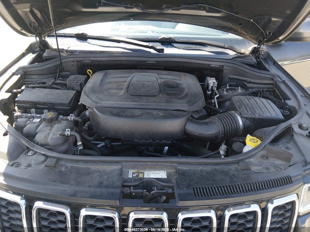 1C4RJFAG3KC754210 Jeep Grand Cherokee Laredo E 4x4