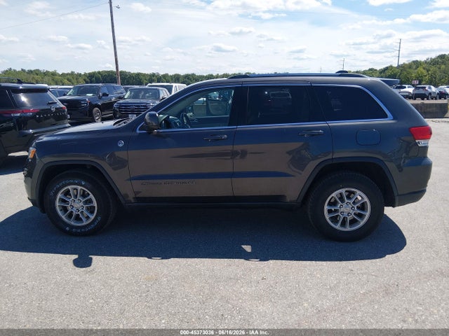 1C4RJFAG3KC754210 Jeep Grand Cherokee Laredo E 4x4