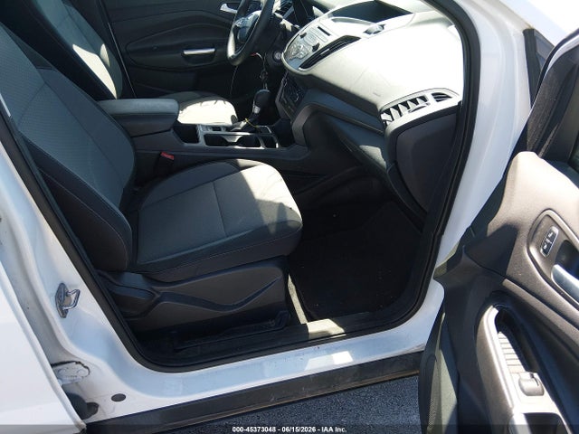45373048 :رقم المزاد ، 1FMCU0GDXHUA54688 vin ، 2017 Ford Escape Se مزاد بيع