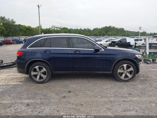 2017 Mercedes-benz Glc 300 მანქანა იყიდება აუქციონზე, vin: WDC0G4JBXHF166421, აუქციონის ნომერი: 45373166