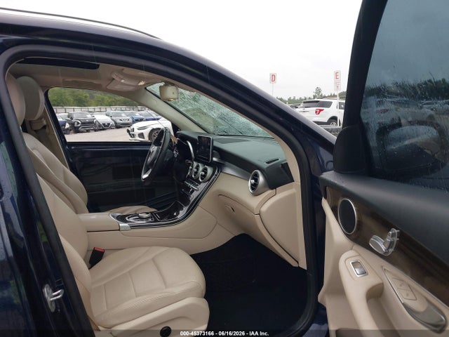 2017 Mercedes-benz Glc 300 მანქანა იყიდება აუქციონზე, vin: WDC0G4JBXHF166421, აუქციონის ნომერი: 45373166