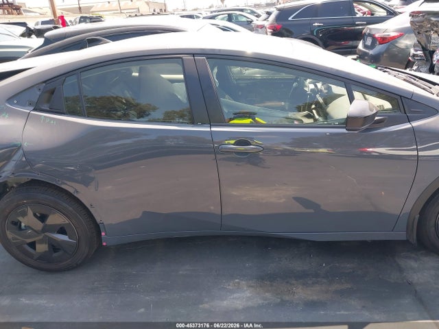 Auction sale of the 2026 Toyota Prius Le, vin: JTDACAAU8T3081013, lot number: 45373176