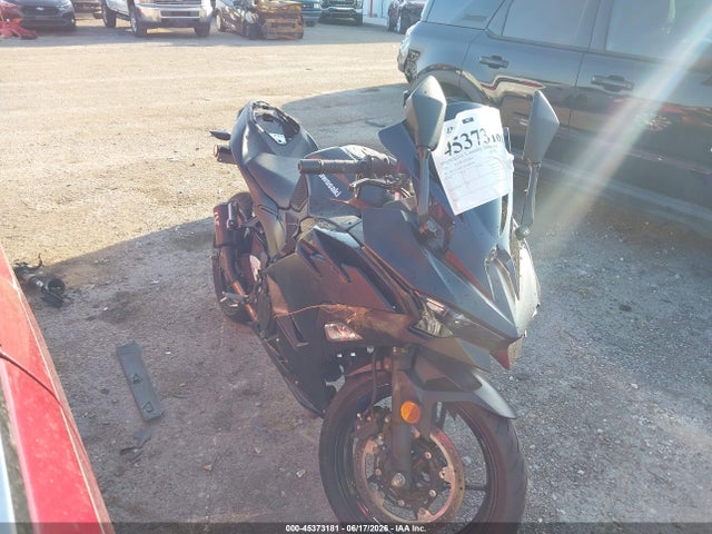 45373181 :رقم المزاد ، ML5EXGH12TDA88342 vin ، 2026 Kawasaki Ex500 H مزاد بيع