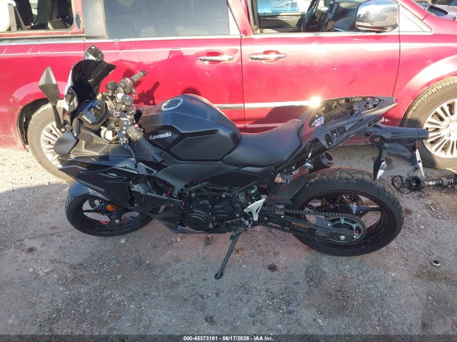 45373181 :رقم المزاد ، ML5EXGH12TDA88342 vin ، 2026 Kawasaki Ex500 H مزاد بيع