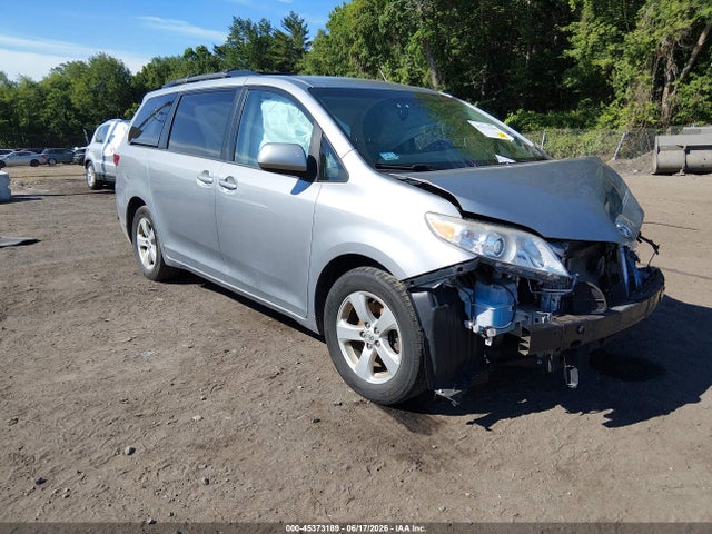 Auction sale of the 2017 Toyota Sienna Le 8 Passenger, vin: 5TDKZ3DC8HS844820, lot number: 45373189