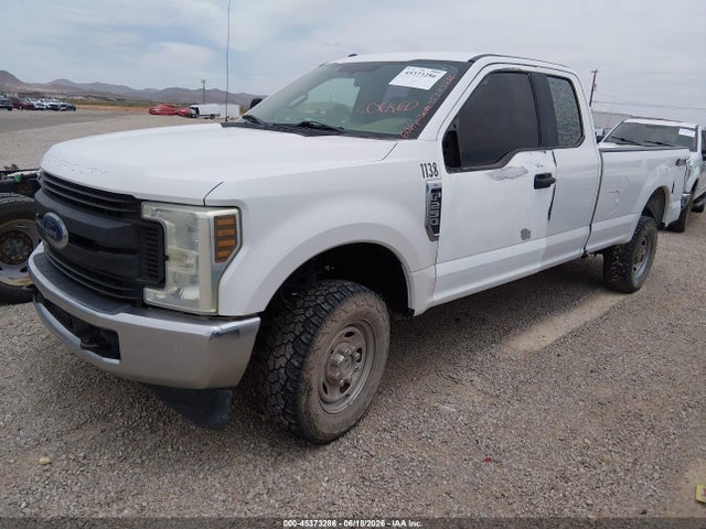 Ford F-250 Xl 2018 1FT7X2B60JEB35491 Image 2
