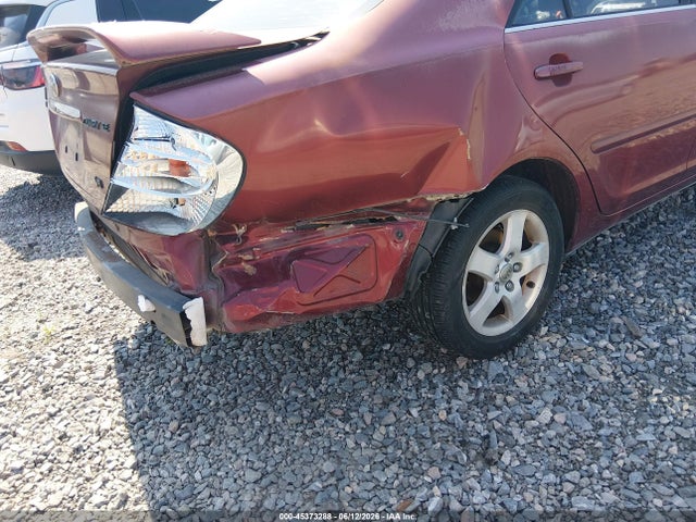 45373288 :رقم المزاد ، 4T1BF32K12U011541 vin ، 2002 Toyota Camry Se مزاد بيع