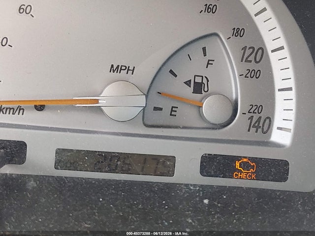 45373288 :رقم المزاد ، 4T1BF32K12U011541 vin ، 2002 Toyota Camry Se مزاد بيع