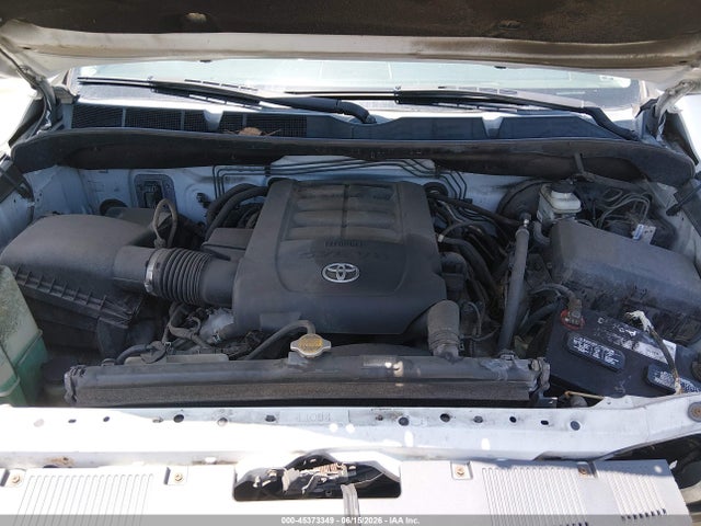 5TFRY5F13EX147585 Toyota Tundra Sr5 5.7l V8