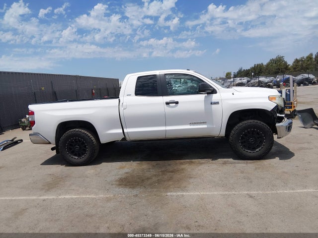 5TFRY5F13EX147585 Toyota Tundra Sr5 5.7l V8