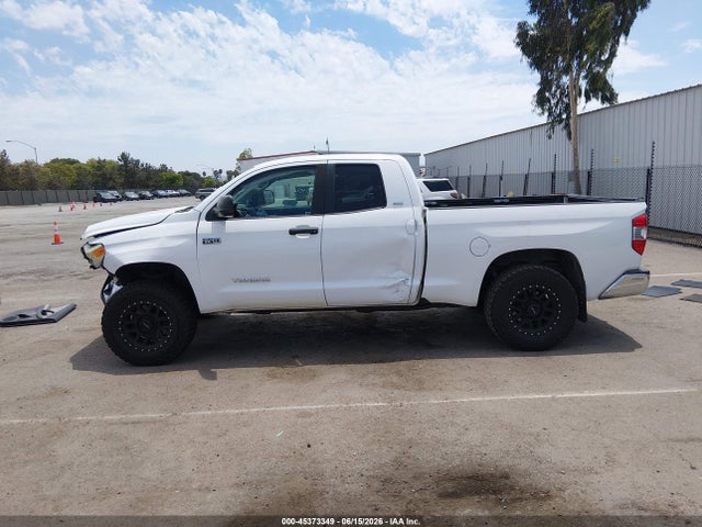 5TFRY5F13EX147585 Toyota Tundra Sr5 5.7l V8