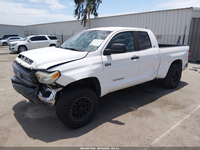 5TFRY5F13EX147585 Toyota Tundra Sr5 5.7l V8