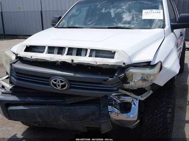 5TFRY5F13EX147585 Toyota Tundra Sr5 5.7l V8