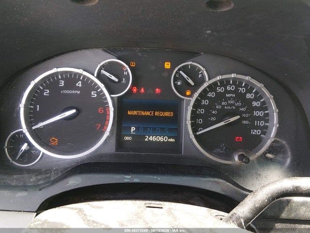5TFRY5F13EX147585 Toyota Tundra Sr5 5.7l V8