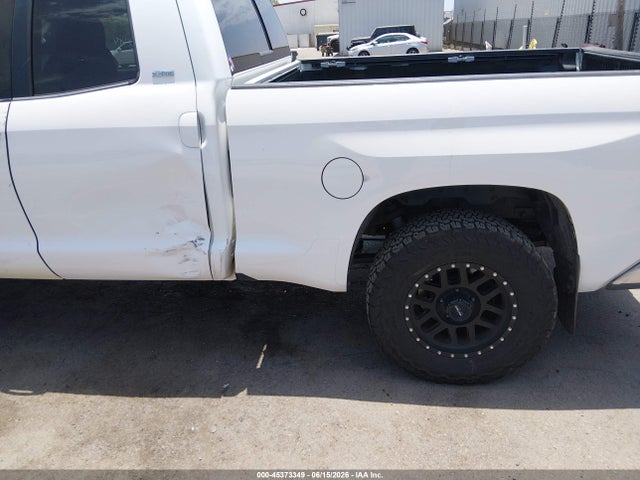 5TFRY5F13EX147585 Toyota Tundra Sr5 5.7l V8